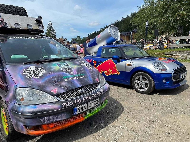 Klatovská posádka, která byla součástí Fobia Teamu, se na Gumbalkan vypravila ve složení Martin Sekyra, Kristýna Peklová, Michal Vaněk a Jiří Parvonič, a to ve starém Fordu Galaxy. Cestou zažili mnohá dobrodružství.