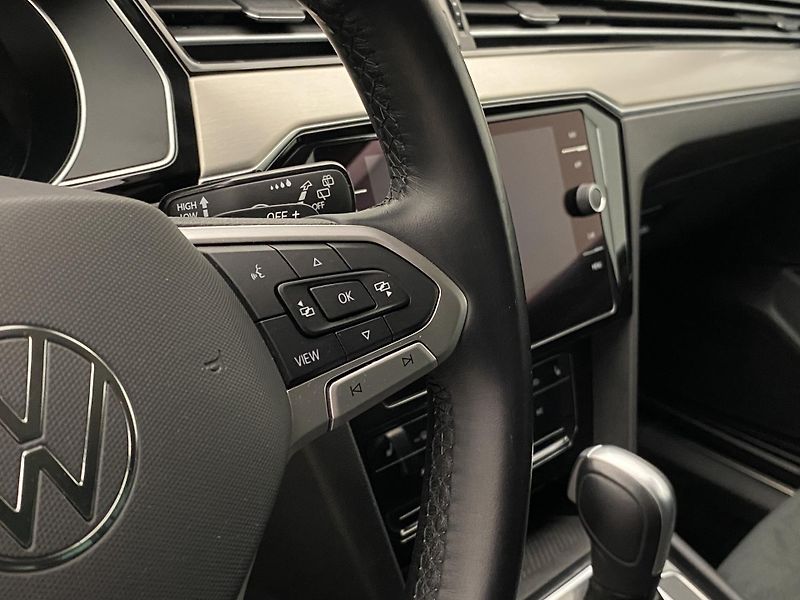 Volkswagen Passat VARIANT 2.0TDI DSG R-LINE CZ - fotka 20 z 55
