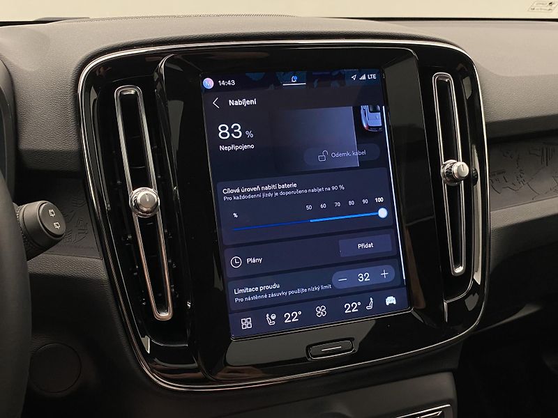 Volvo XC40 PURE ELECTRIC RECHARGE TWIN - fotka 55 z 58