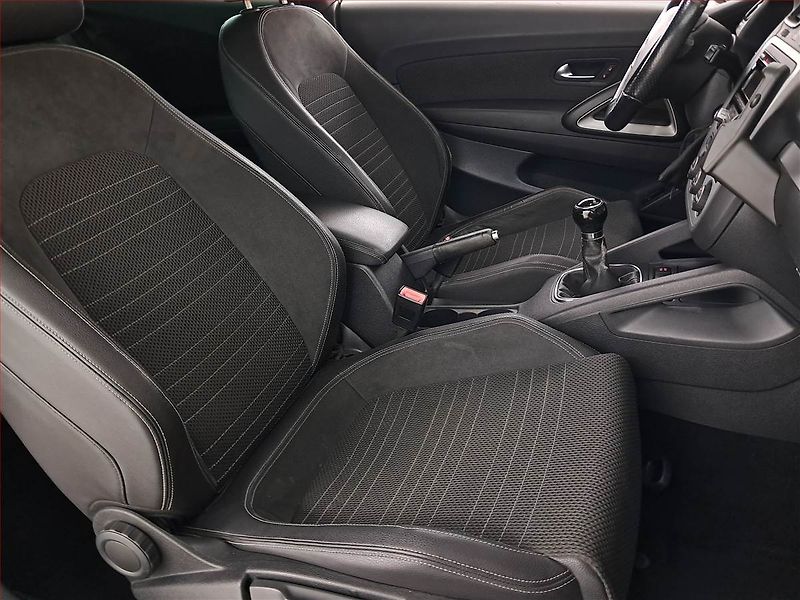 Volkswagen Scirocco (2009) 1.4 TSI, Tempomat - fotka 9 z 18