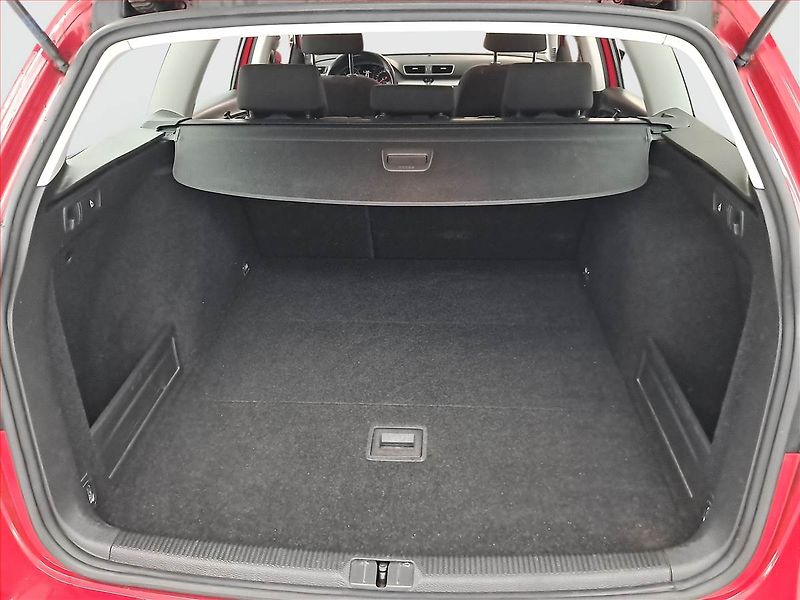Volkswagen Passat (2014) 1.6 TDI, Navi, Tempomat - fotka 14 z 14