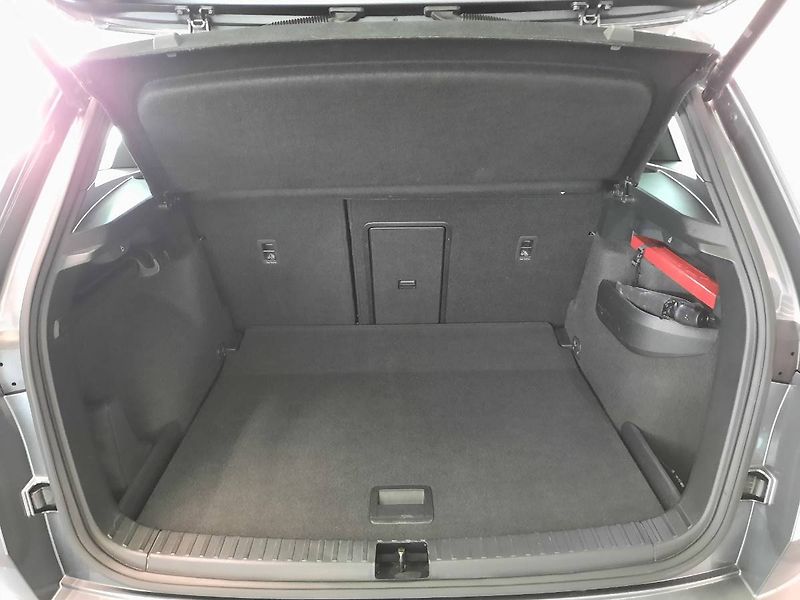 Škoda Karoq (2023) Sportline 2.0 TDI 4x4 (110kW/1 - fotka 24 z 30