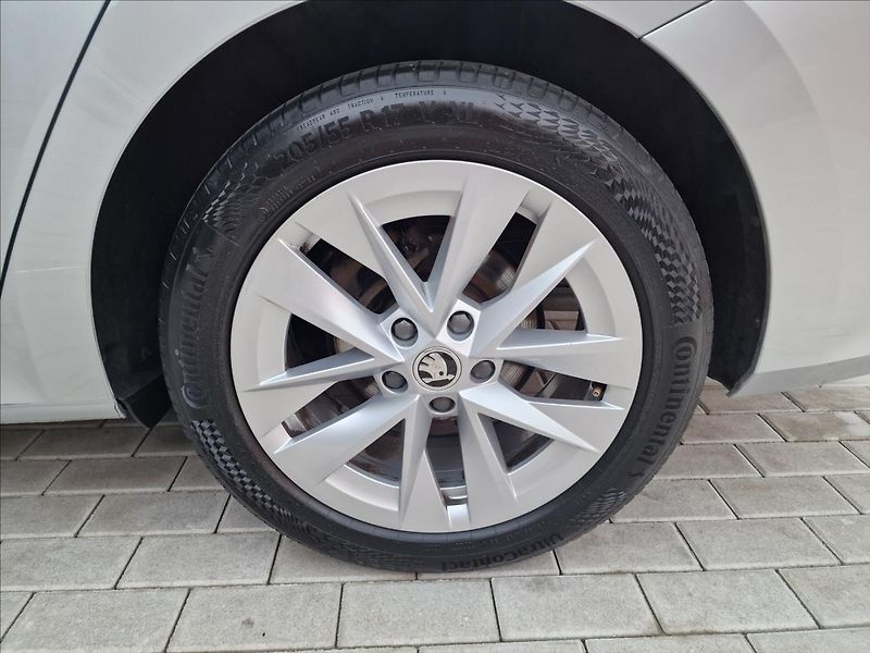Škoda Octavia 1.5TSI 110kW Style, ČR,1.Maj. - fotka 46 z 50