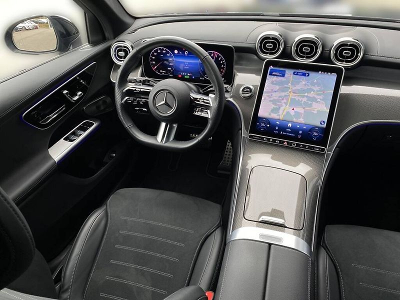 Mercedes-Benz GLC (2025) 300 de 4MATIC - fotka 13 z 28