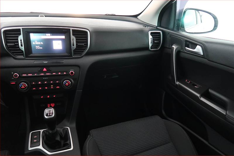 Kia Sportage (2017) 1.6 GDI, Serv.kniha, Navi - fotka 8 z 18