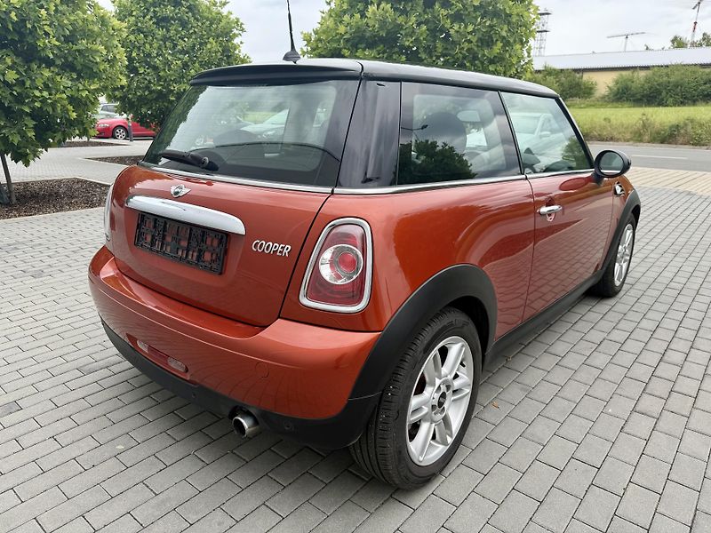 Mini Cooper (2012) 1.6 90kW FACELIFT!!! - fotka 6 z 19