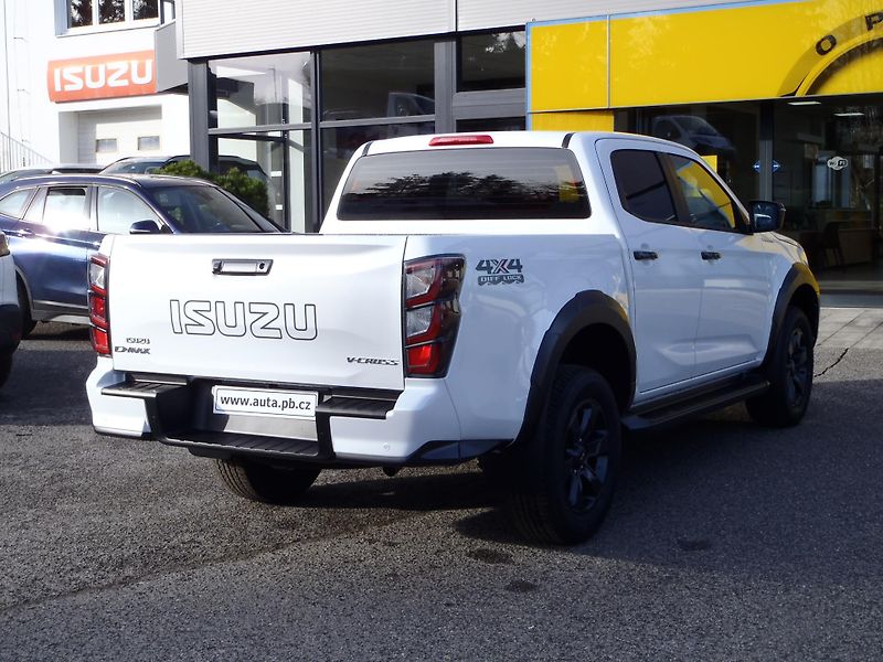 Isuzu D-Max Double Cab V-CROSS 4x4 - fotka 8 z 27