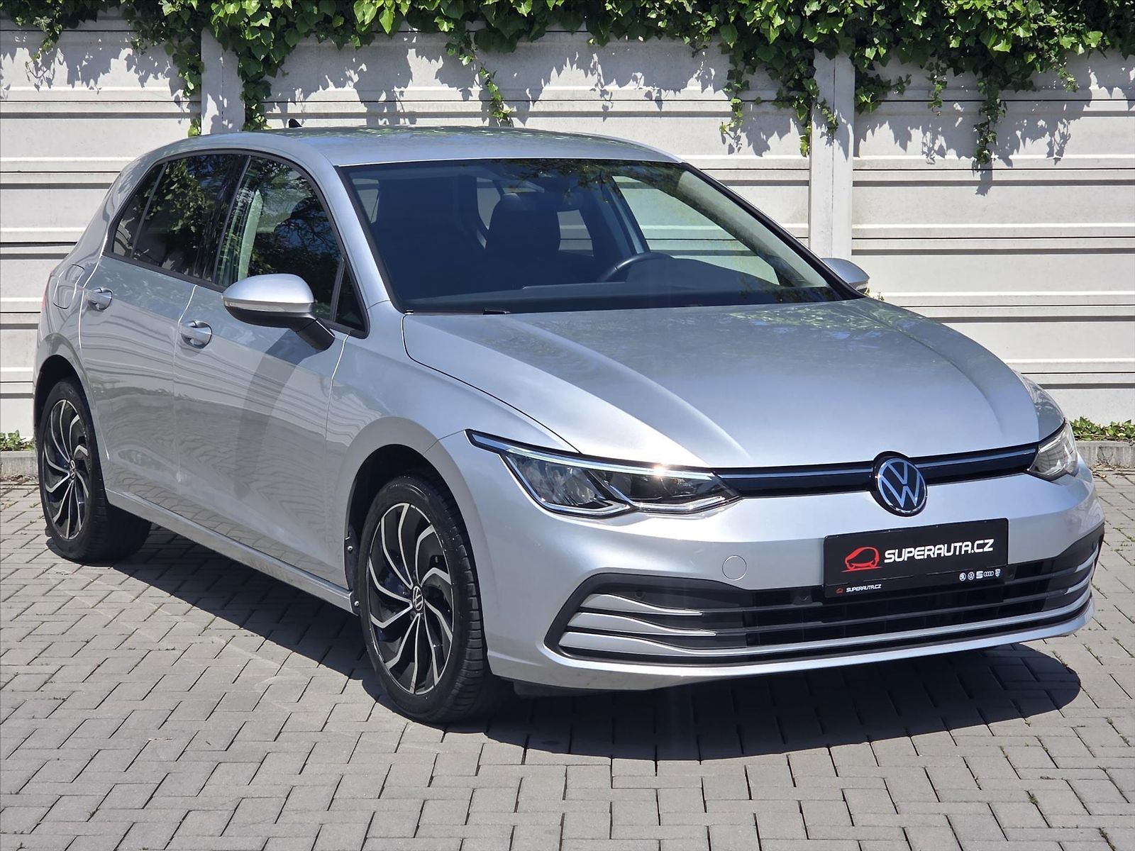Volkswagen Golf 1,5 TSi 96kW Life ČR 1.maj Neh