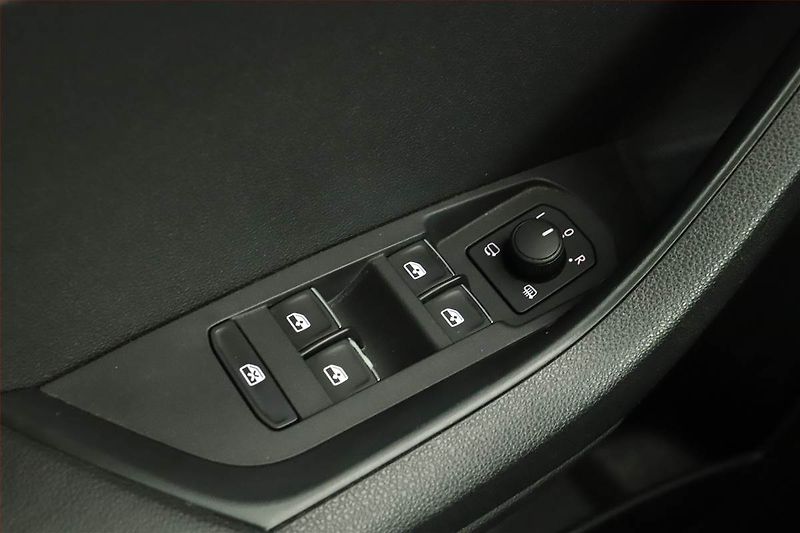 Škoda Karoq (2018) 1.5 TSI, Automat, Kůže - fotka 10 z 19