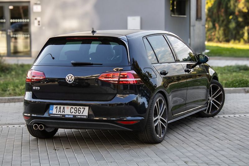 Volkswagen Golf - fotka 4 z 30
