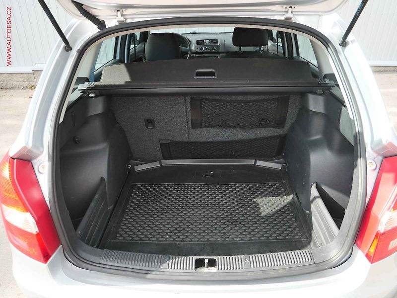Škoda Fabia (2011) 1.2 TSi, AC, tempo - fotka 7 z 15