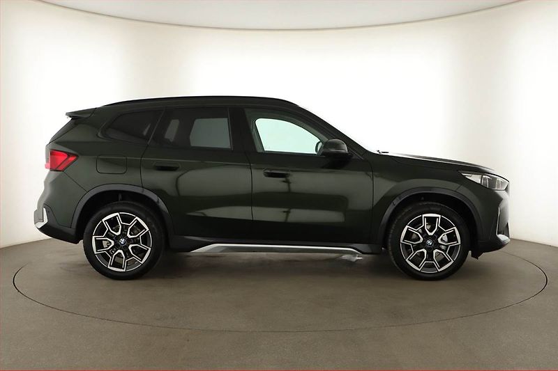 BMW X1 (2025) sDrive18i, XLine Edition - fotka 6 z 17