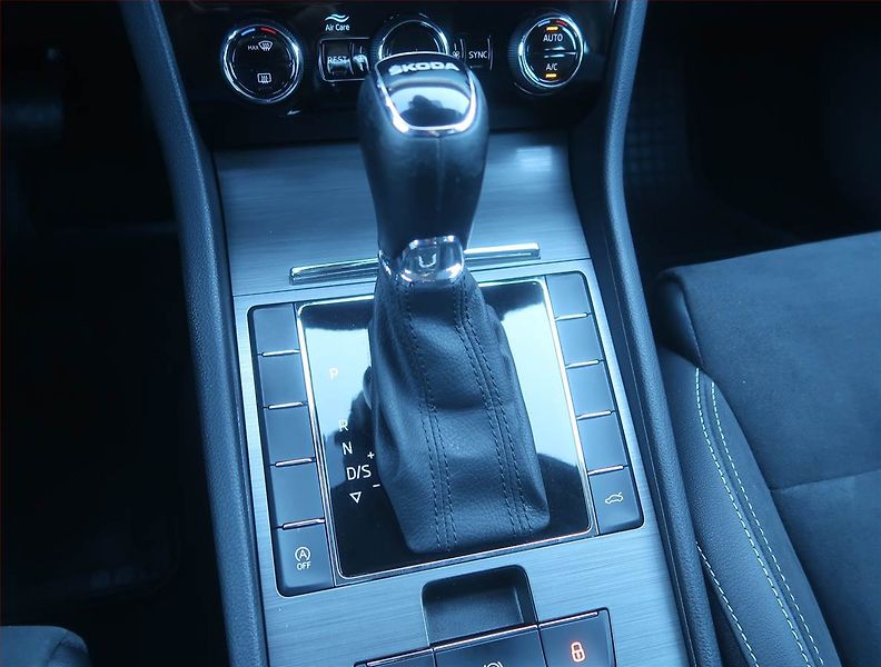 Škoda Superb (2023) Style 2.0 TDI - fotka 13 z 17