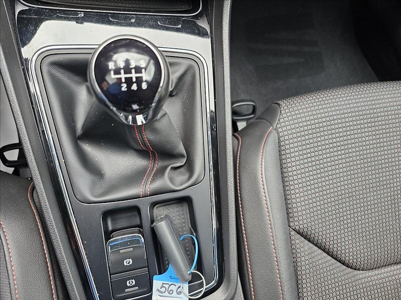 Seat Leon 1,4TSi 110KW FR led NAVI - fotka 26 z 44