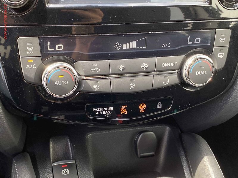 Nissan Qashqai (2017) 1.2 DIG-T, Tekna, LED, navi - fotka 16 z 20