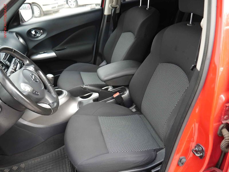 Nissan Juke (2016) 1.2DIG-T, ČR - fotka 9 z 14
