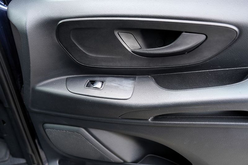 Mercedes-Benz Vito Tourer 116 CDI Long/9 míst - fotka 16 z 28