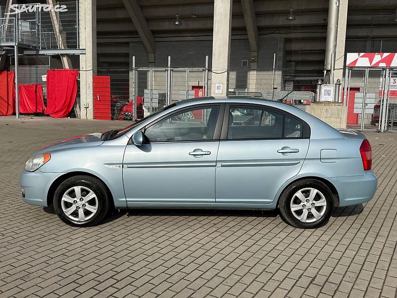Hyundai Accent (2008) 1.6i, 82kw Původ ČR 1. maj. - fotka 2 z 21