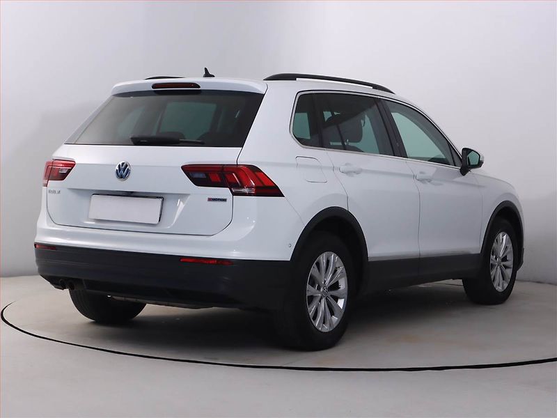 Volkswagen Tiguan (2019) Comfortline 2.0 TSI - fotka 5 z 22
