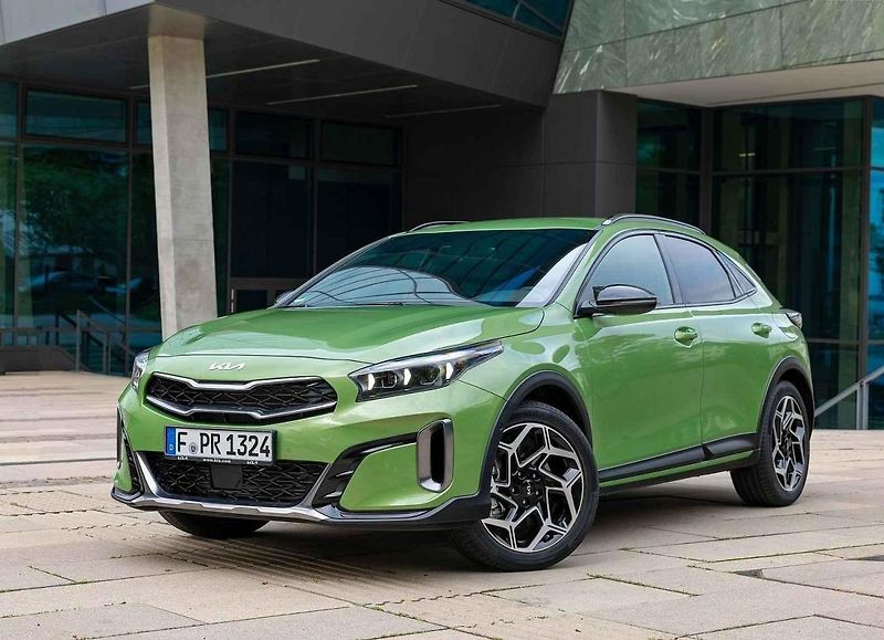 Citroën C4 X je absolutní novinkou a v segmentu patří k těm největším modelům