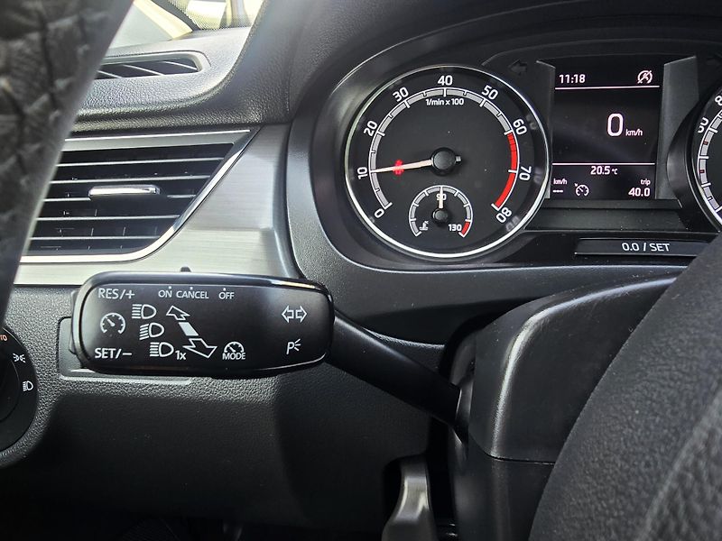 Škoda Rapid TSI 81KW XENON DIGI KLIMA 1Maj - fotka 14 z 24