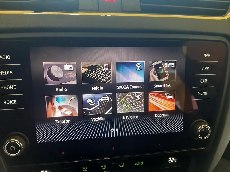 Škoda Octavia 1.6 TDI NAVI KAMERA APP - fotka 14 z 28