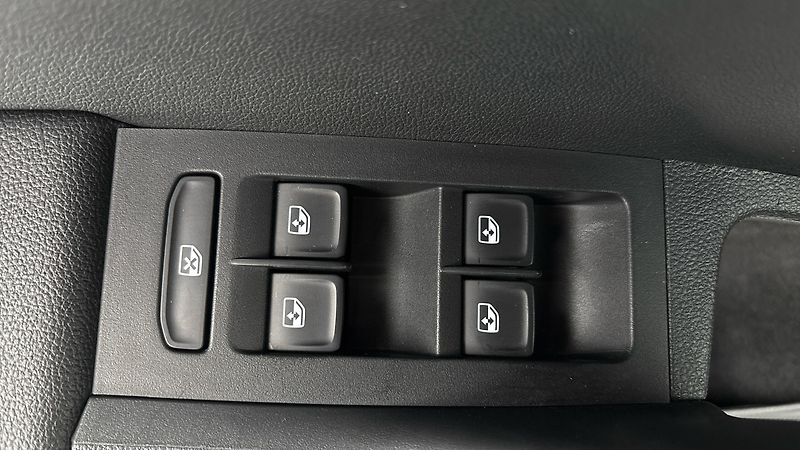 Škoda Octavia 1.6 TDI Ambition Combi - fotka 22 z 24