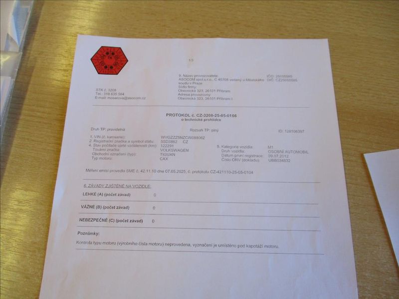 Volkswagen Tiguan 1,4 TSi, aut klima,serv.kn. - fotka 38 z 38