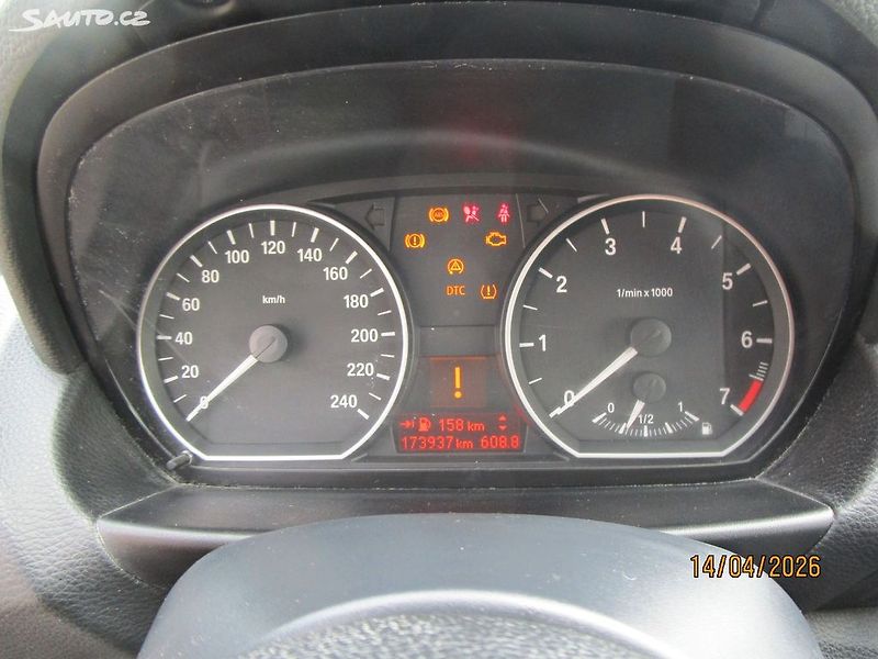 BMW Řada 1 2,0 - 90KW-NOVÁ STK+OLEJ - fotka 17 z 24