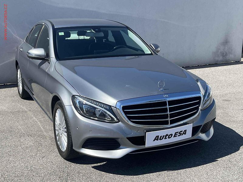 Mercedes-Benz Třídy C (2015) C 180, servis.kniha - fotografie inzerátu