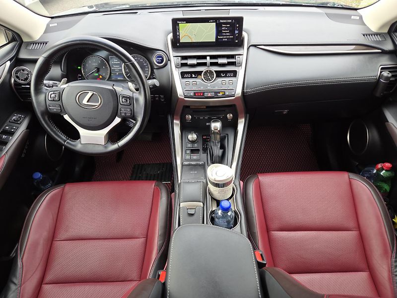 Lexus NX 300h (2018) na splátky všem od 10%akontace - fotka 9 z 16