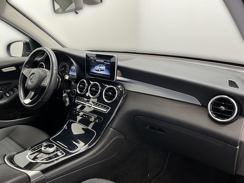 Mercedes-Benz GLC 220d 4MATIC - fotka 15 z 23