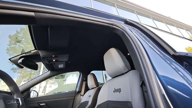 Jeep Compass (2026) First Edition  hybrid 145PS AT - fotka 49 z 49
