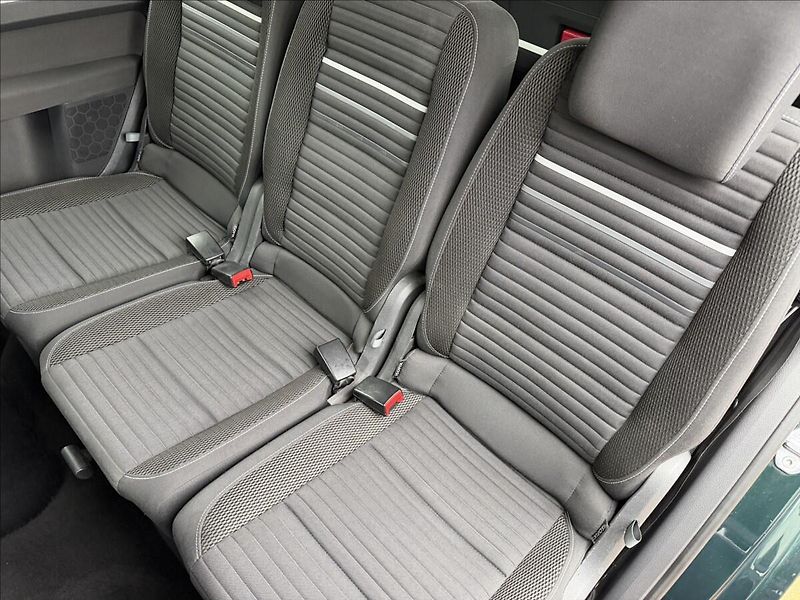 Volkswagen Touran 2.0 TDI Cup - fotka 17 z 19