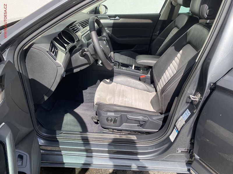 Volkswagen Passat (2017) 2.0TDi, 2.maj,ČR, Highline - fotka 9 z 18