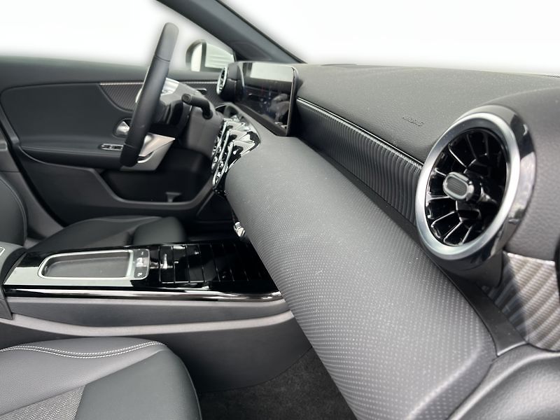 Mercedes-Benz Třídy A A-Třída 180 Progressive Editio - fotka 18 z 20