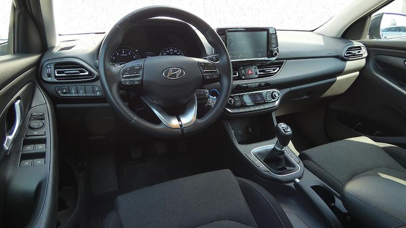 Hyundai i30 1.0 T-GDI Start Plus kombi - fotka 5 z 23