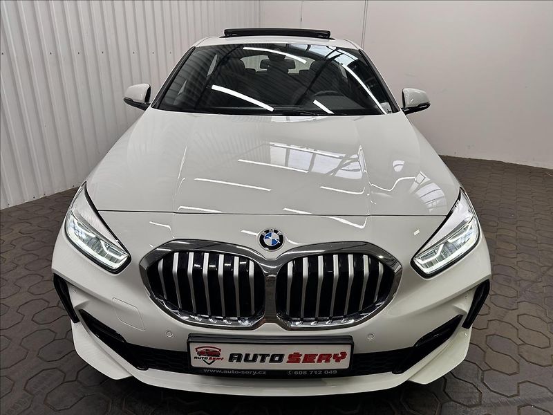 BMW Řada 1 120i M Sport Virtual Pano LED - fotka 13 z 47