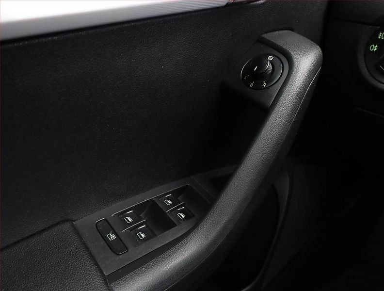 Škoda Octavia (2013) 1.4 TSI, Serv.kniha, Tempomat - fotka 14 z 16