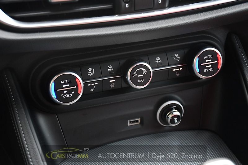 Alfa Romeo Stelvio 2.2 Diesel 16V 154kW Veloce AT - fotka 34 z 53