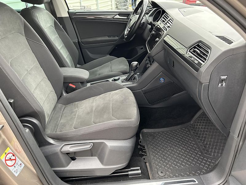 Volkswagen Tiguan 2.0 TSi 4x4 Comfort line - fotka 18 z 27