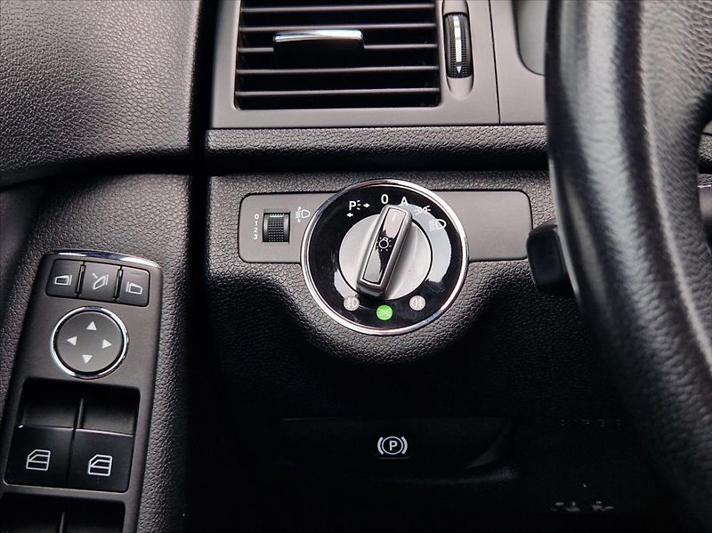 Mercedes-Benz Třídy C 2,2 CDI AVANTGARDE MAN TOPSTAV - fotka 34 z 36