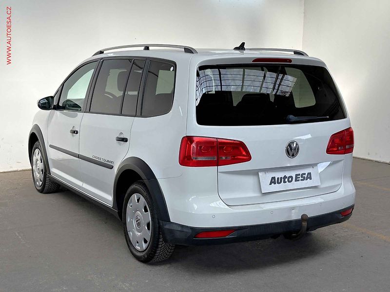 Volkswagen Touran (2013) 2.0TDi, TZ, výhř.sed. - fotka 6 z 16