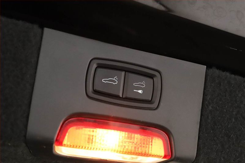 Porsche Cayenne (2013) Turbo - fotka 17 z 20