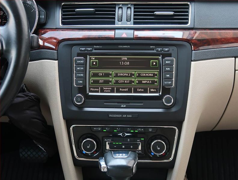 Škoda Superb (2012) 2.0 TDI, Automat, Navi, Xenony - fotka 12 z 22