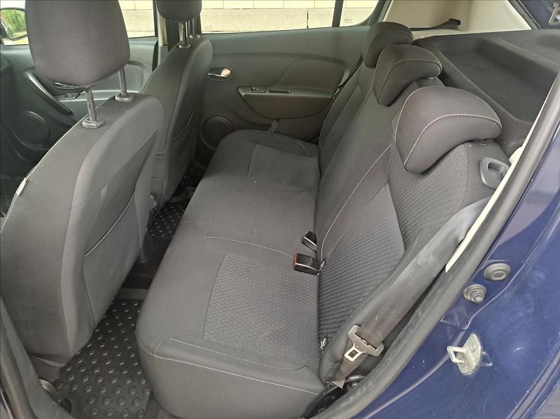 Dacia Sandero 1,0 SCe - fotka 35 z 35
