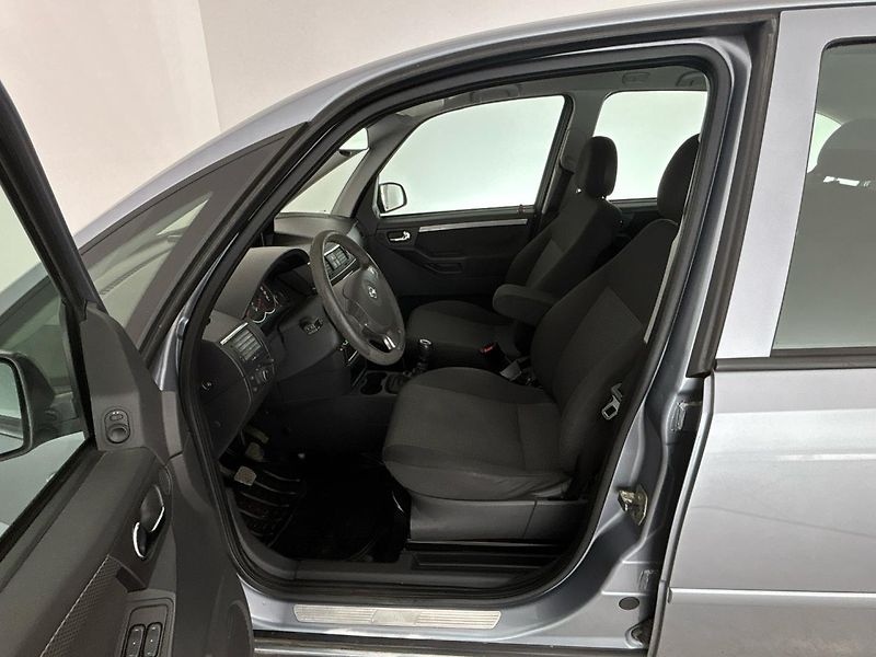 Opel Meriva Hatchback - fotka 7 z 26