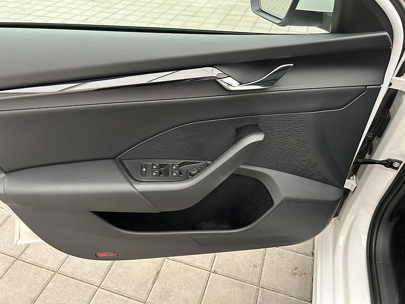Škoda Octavia 1.5 TSI Ambition Plus - fotka 6 z 24