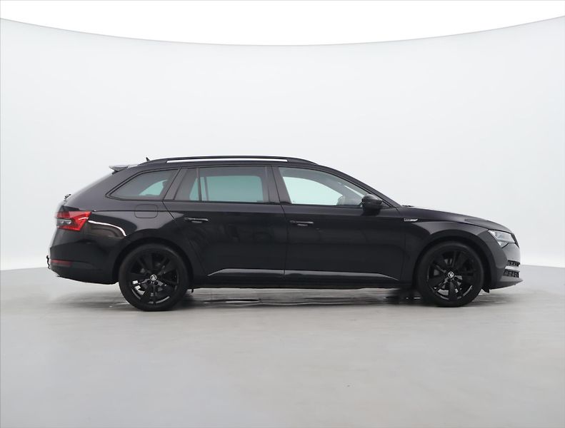 Škoda Superb 2.0 TDI 147kW DSG CZ Sportline - fotka 8 z 32