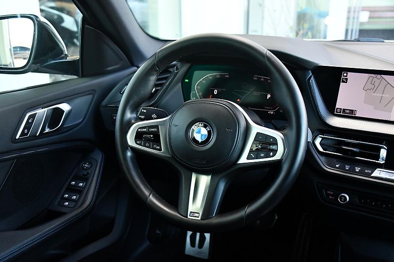 BMW Řada 2 218d M-SPORT 1M ČR - fotka 21 z 42